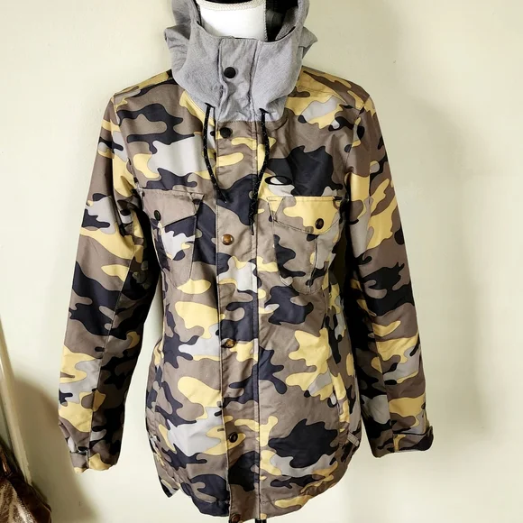 OAKLEY Green Camo Snowboard Jacket XS (EUC) - Picture 4 of 14
